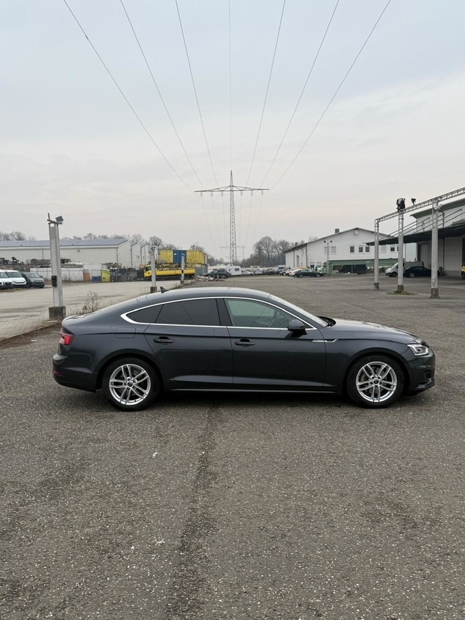 AUDI A5 Sportback 2.0 TDI Schräghecklimousine - سيارة: صورة 4 AUDI A5 Sportback 2.0 TDI Schräghecklimousine - سيارة: صورة 4