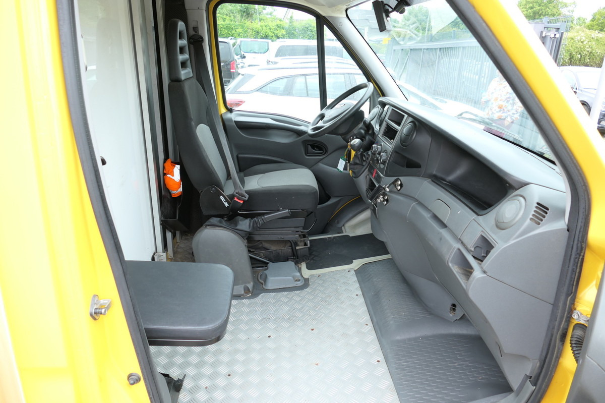 IVECO Daily 35 S11 C30C AUTOMATIK KAMERA Regale LUFT D - شاحنة مغلقة الصندوق: صورة 5 IVECO Daily 35 S11 C30C AUTOMATIK KAMERA Regale LUFT D - شاحنة مغلقة الصندوق: صورة 5