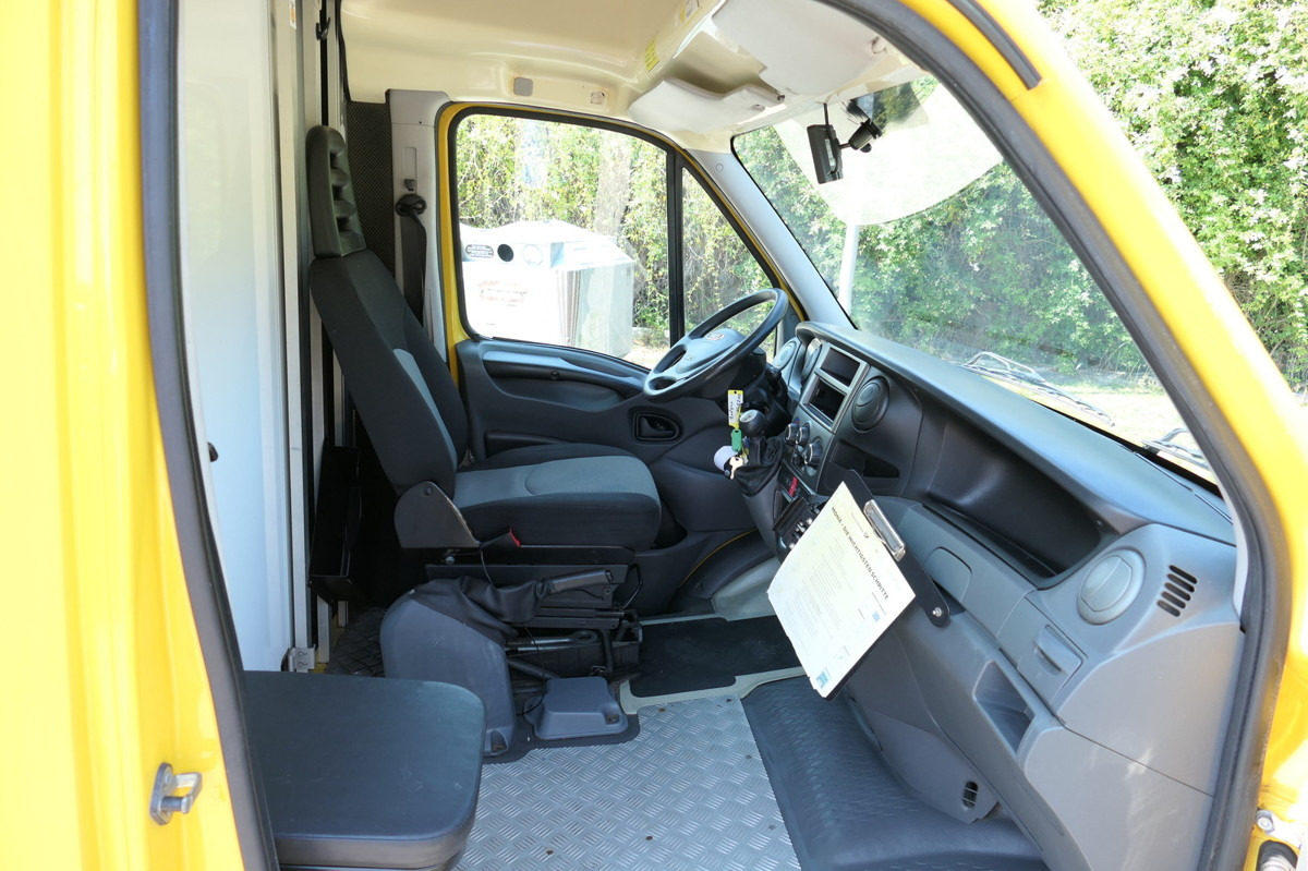 IVECO Daily 35 S11 C30C AUTOMATIK KAMERA Regale LUFT D - شاحنة مغلقة الصندوق: صورة 5 IVECO Daily 35 S11 C30C AUTOMATIK KAMERA Regale LUFT D - شاحنة مغلقة الصندوق: صورة 5
