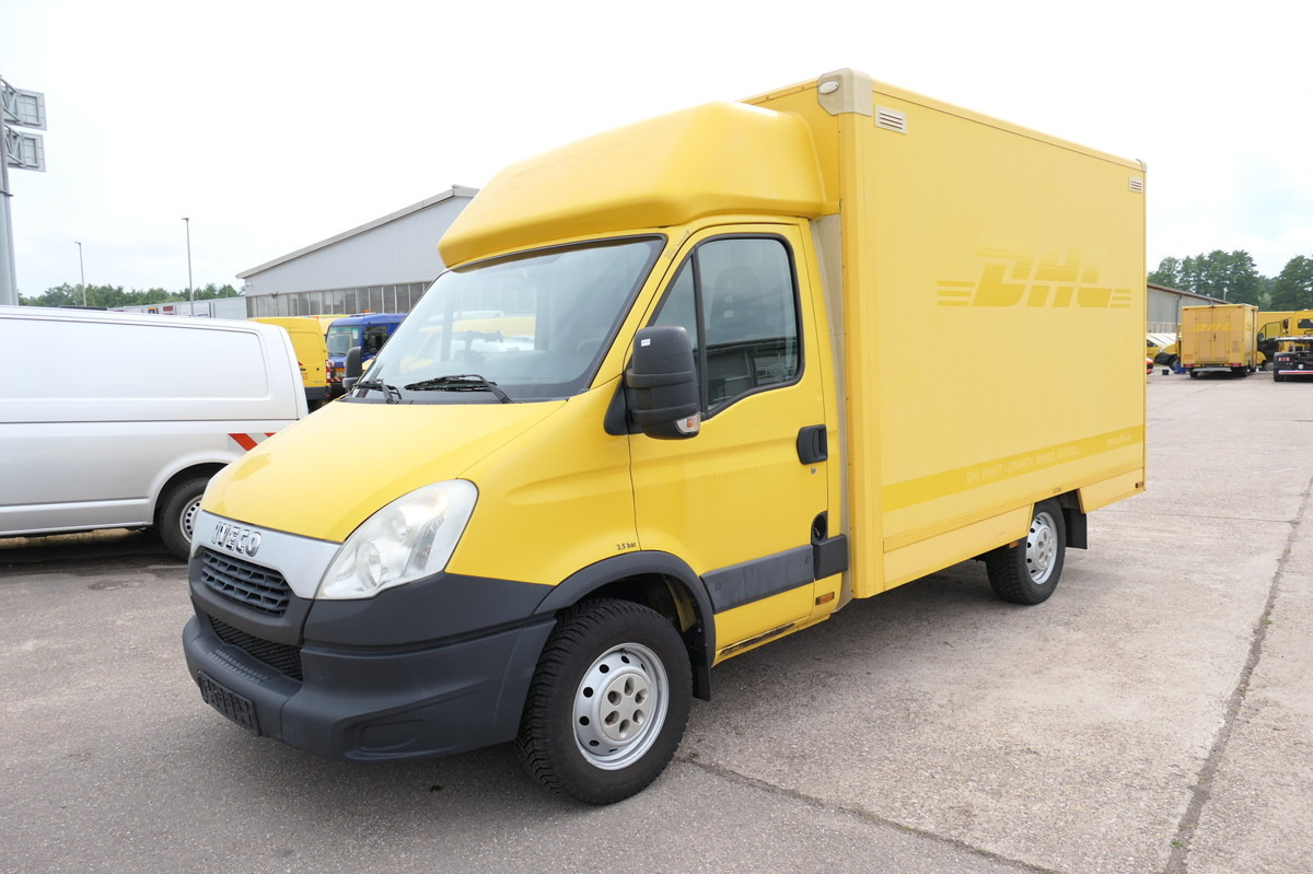 IVECO Daily 35 S11 C30C Kurz AUTOMATIK KAMERA Regale L - شاحنة مغلقة الصندوق: صورة 1 IVECO Daily 35 S11 C30C Kurz AUTOMATIK KAMERA Regale L - شاحنة مغلقة الصندوق: صورة 1