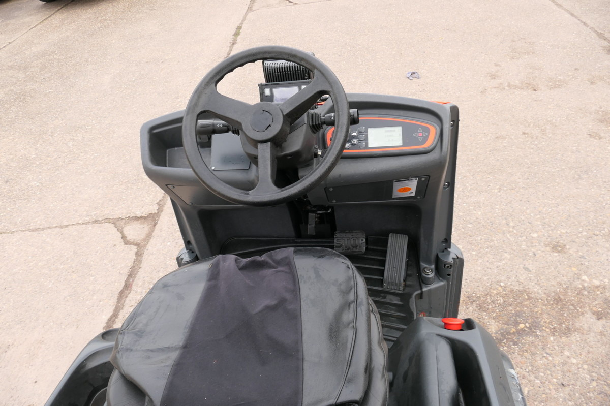 LINDE P 60 Z Schlepper 3-Rad - جرار السحب الكهربائي: صورة 5 LINDE P 60 Z Schlepper 3-Rad - جرار السحب الكهربائي: صورة 5