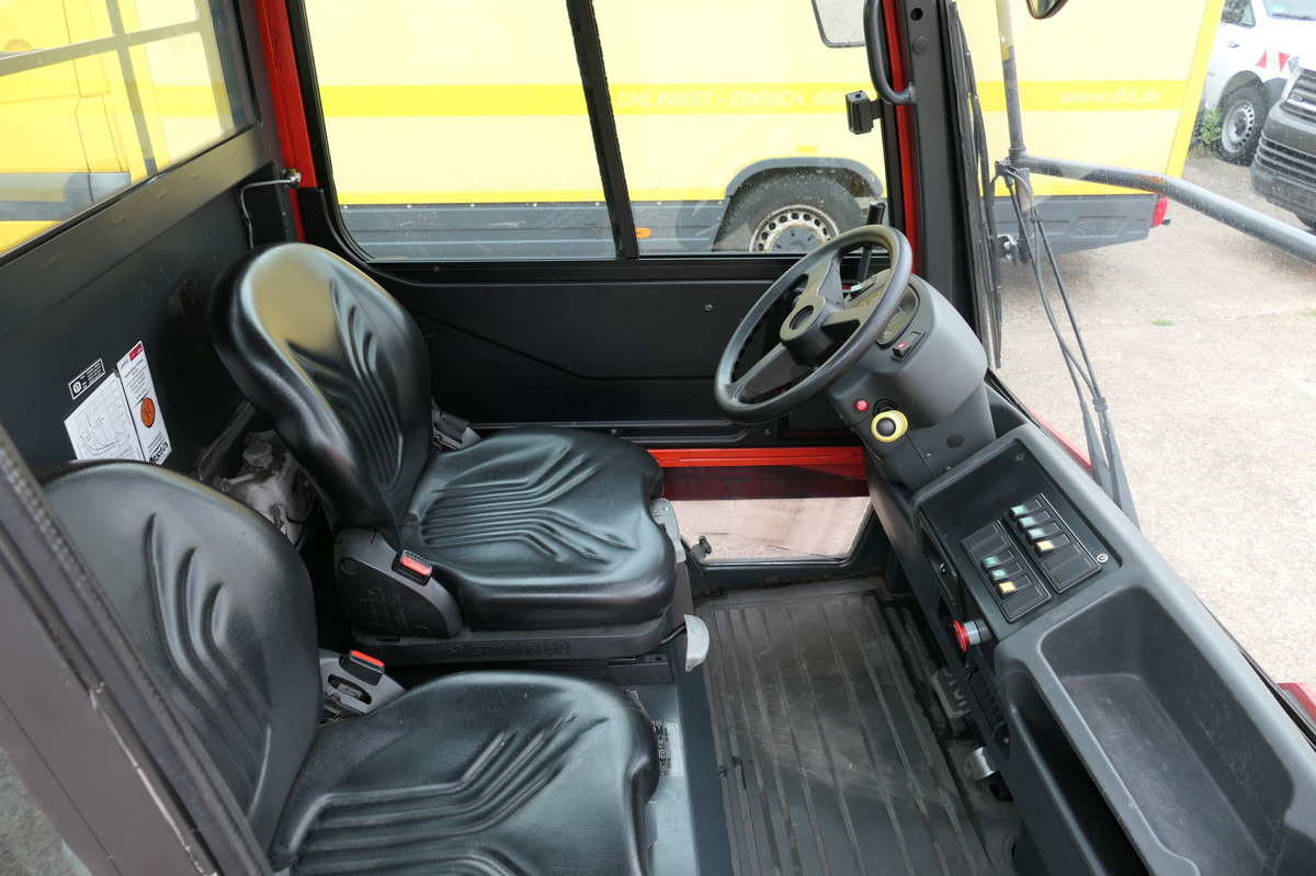LINDE P250 Schlepper AHK Batterie 10/2022 Schiebetüren LINDE P250 Schlepper AHK Batterie 10/2022 Schiebetüren: صورة 6