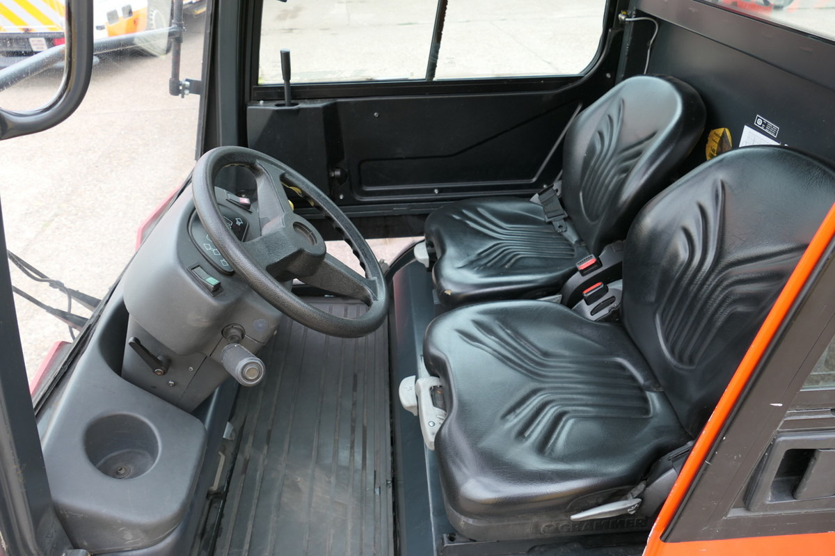 LINDE P250 Schlepper AHK Batterie 10/2022 Schiebetüren LINDE P250 Schlepper AHK Batterie 10/2022 Schiebetüren: صورة 8