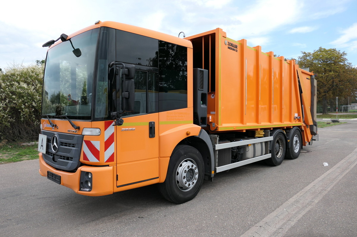 MERCEDES-BENZ 2635 NGE-L62N Econic Aufbau Zöller Medium KLIMA - شاحنة النفايات: صورة 2 MERCEDES-BENZ 2635 NGE-L62N Econic Aufbau Zöller Medium KLIMA - شاحنة النفايات: صورة 2