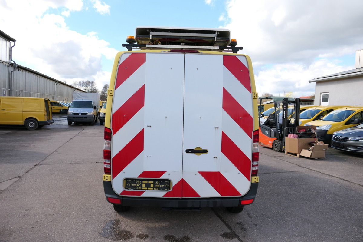 MERCEDES-BENZ Sprinter 216 CDI KLIMA - Begleitfahrzeug SCHLAFB - فان المدمجة: صورة 4 MERCEDES-BENZ Sprinter 216 CDI KLIMA - Begleitfahrzeug SCHLAFB - فان المدمجة: صورة 4