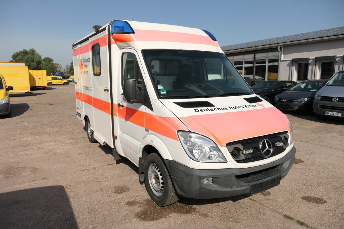 MERCEDES-BENZ Sprinter 316 CDI KLIMA Krankenwagen - سيارة اسعاف: صورة 1 MERCEDES-BENZ Sprinter 316 CDI KLIMA Krankenwagen - سيارة اسعاف: صورة 1