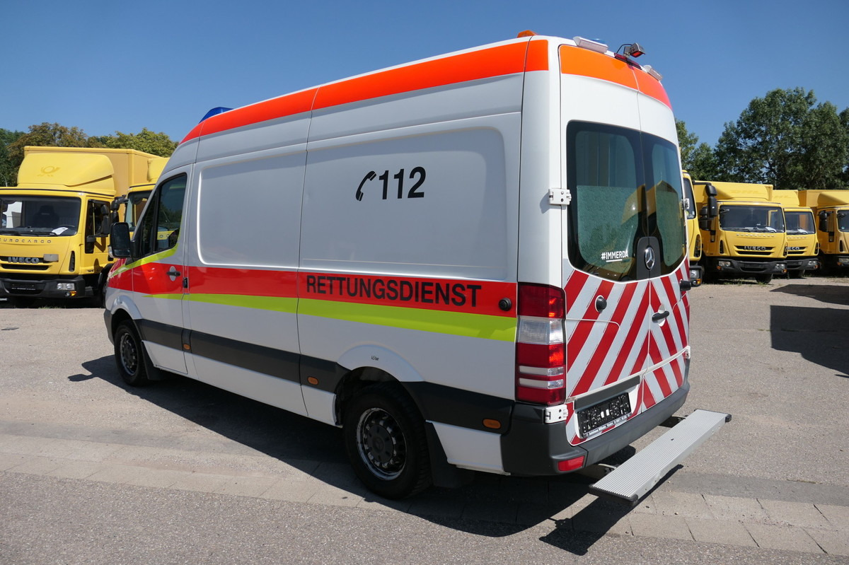 MERCEDES-BENZ Sprinter 316 CDI Klima Rettungswagen - سيارة اسعاف: صورة 4 MERCEDES-BENZ Sprinter 316 CDI Klima Rettungswagen - سيارة اسعاف: صورة 4