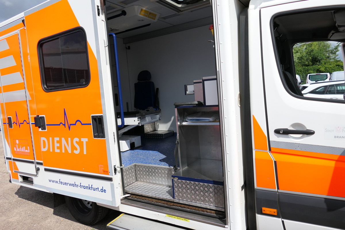 سيارة اسعاف MERCEDES-BENZ Sprinter 519 CDI Klima Krankenwagen Fahrtec Aufb: صورة 10