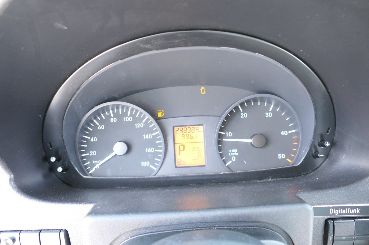 سيارة اسعاف MERCEDES-BENZ Sprinter 519 CDI Klima Krankenwagen Fahrtec Aufb: صورة 16