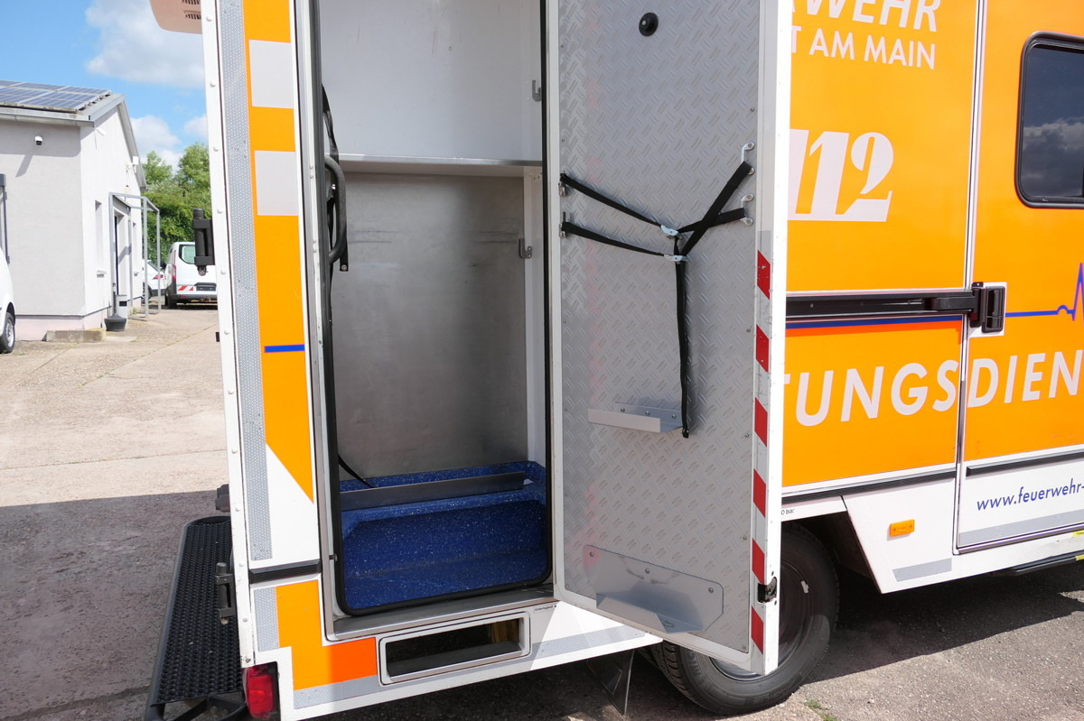 سيارة اسعاف MERCEDES-BENZ Sprinter 519 CDI Klima Krankenwagen Fahrtec Aufb: صورة 9