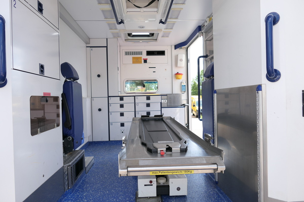 سيارة اسعاف MERCEDES-BENZ Sprinter 519 CDI Klima Krankenwagen Fahrtec Aufb: صورة 6