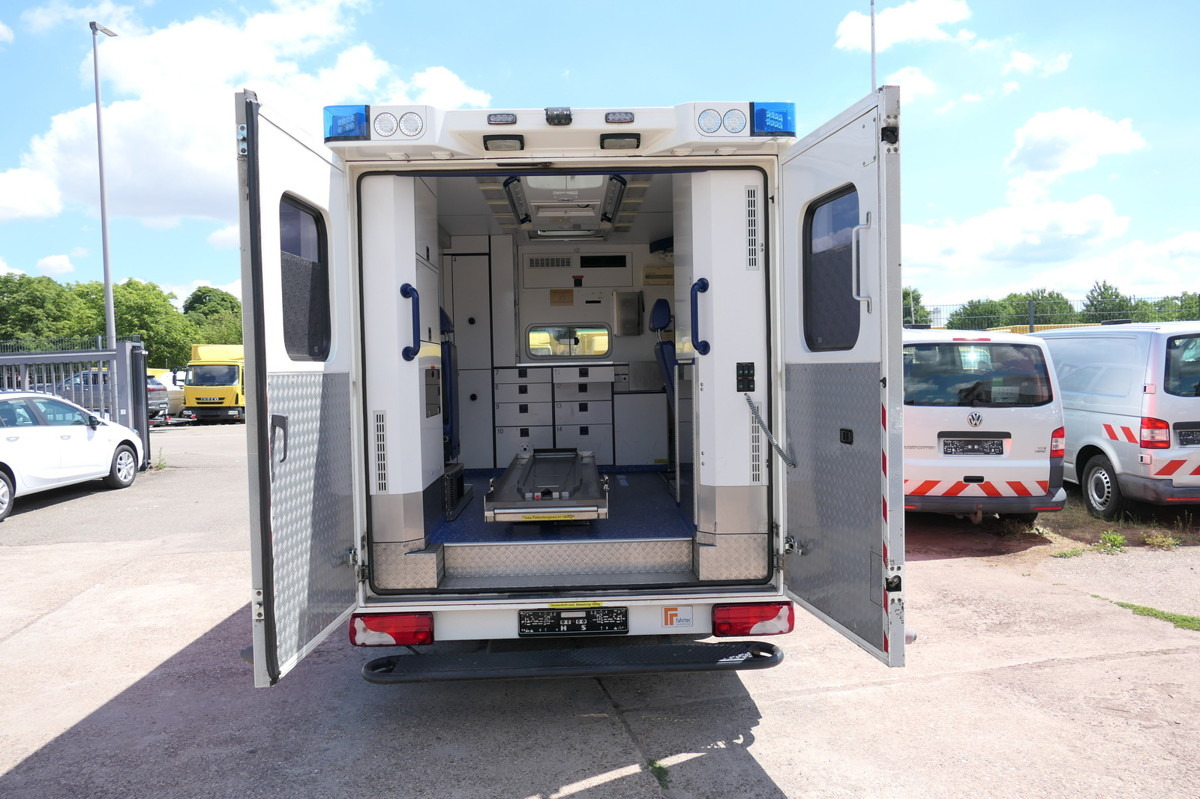 MERCEDES-BENZ Sprinter 519 CDI Klima Krankenwagen Fahrtec Aufb - سيارة اسعاف: صورة 5 MERCEDES-BENZ Sprinter 519 CDI Klima Krankenwagen Fahrtec Aufb - سيارة اسعاف: صورة 5