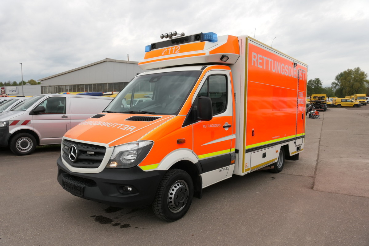 MERCEDES-BENZ Sprinter 519 CDI Klima Krankenwagen - سيارة اسعاف: صورة 2 MERCEDES-BENZ Sprinter 519 CDI Klima Krankenwagen - سيارة اسعاف: صورة 2