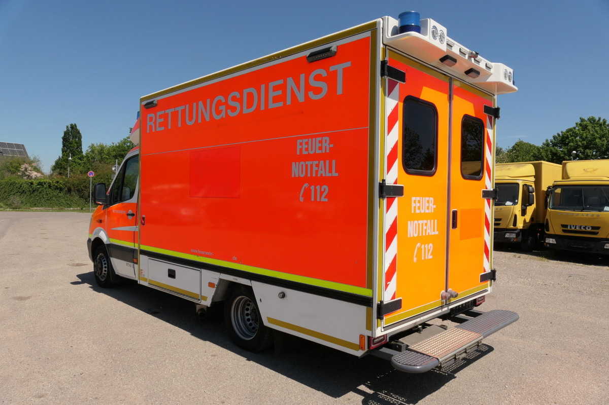 MERCEDES-BENZ Sprinter 519 CDI Klima Krankenwagen - سيارة اسعاف: صورة 4 MERCEDES-BENZ Sprinter 519 CDI Klima Krankenwagen - سيارة اسعاف: صورة 4