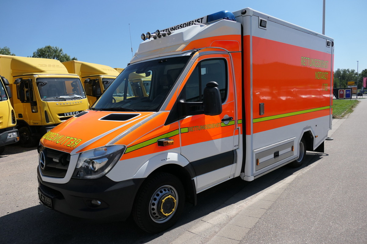 MERCEDES-BENZ Sprinter 519 CDI Klima Krankenwagen - سيارة اسعاف: صورة 2 MERCEDES-BENZ Sprinter 519 CDI Klima Krankenwagen - سيارة اسعاف: صورة 2