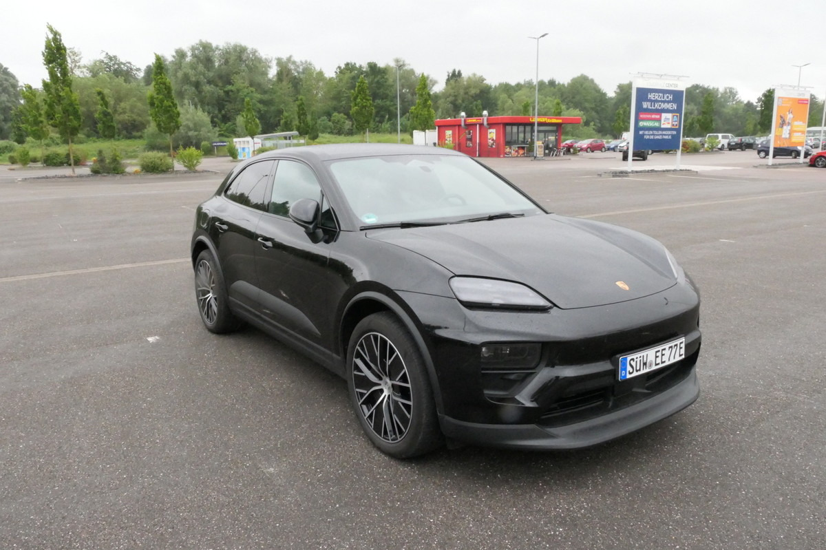 PORSCHE Macan 4 Electric - Bose Soundsystem Kombilimousi - سيارة دفع رباعي: صورة 2 PORSCHE Macan 4 Electric - Bose Soundsystem Kombilimousi - سيارة دفع رباعي: صورة 2