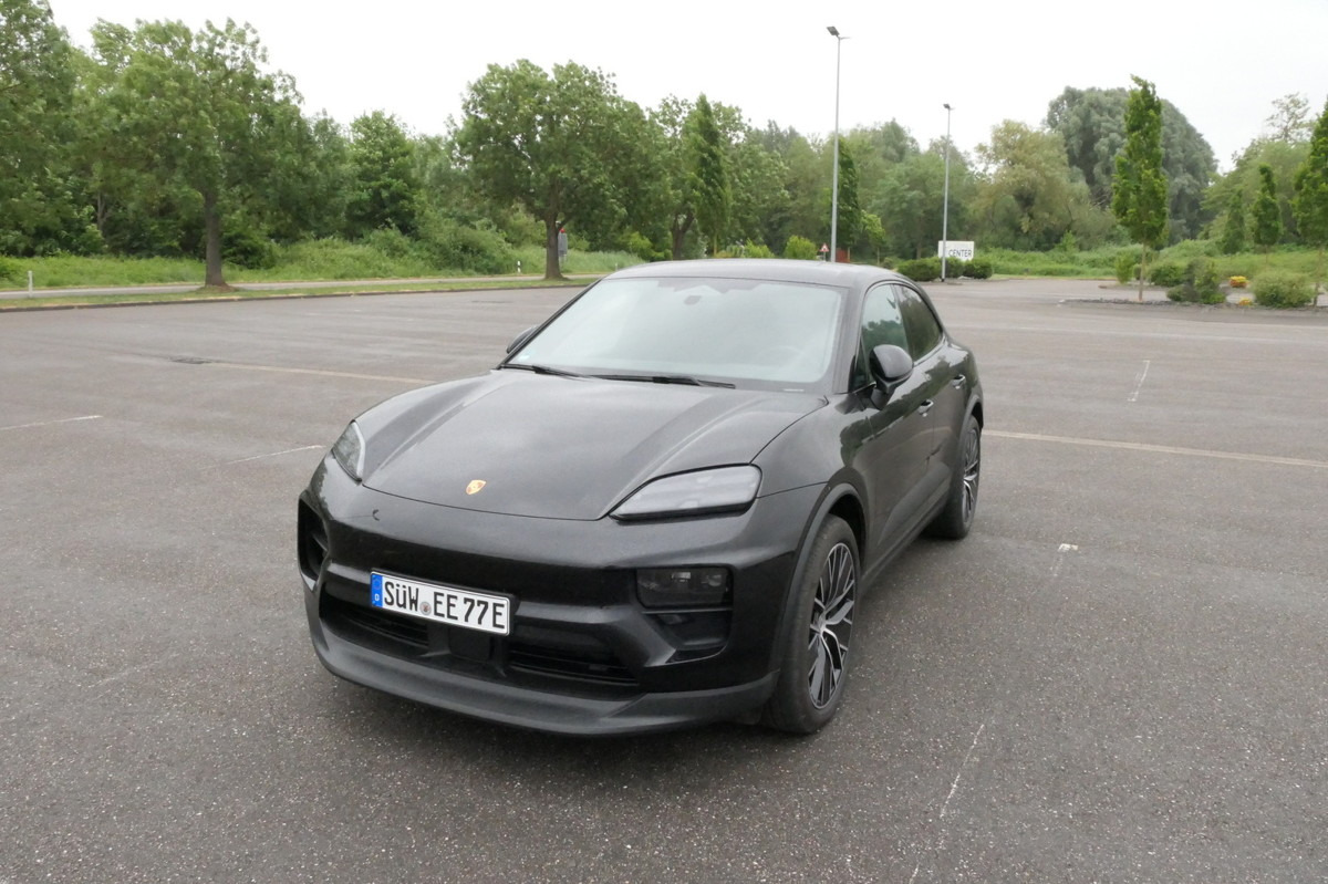 PORSCHE Macan 4 Electric - Bose Soundsystem Kombilimousi - سيارة دفع رباعي: صورة 1 PORSCHE Macan 4 Electric - Bose Soundsystem Kombilimousi - سيارة دفع رباعي: صورة 1