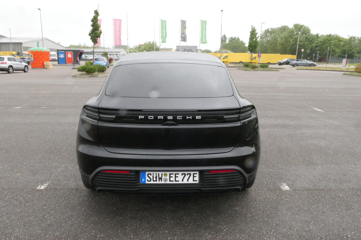 PORSCHE Macan 4 Electric - Bose Soundsystem Kombilimousi - سيارة دفع رباعي: صورة 4 PORSCHE Macan 4 Electric - Bose Soundsystem Kombilimousi - سيارة دفع رباعي: صورة 4