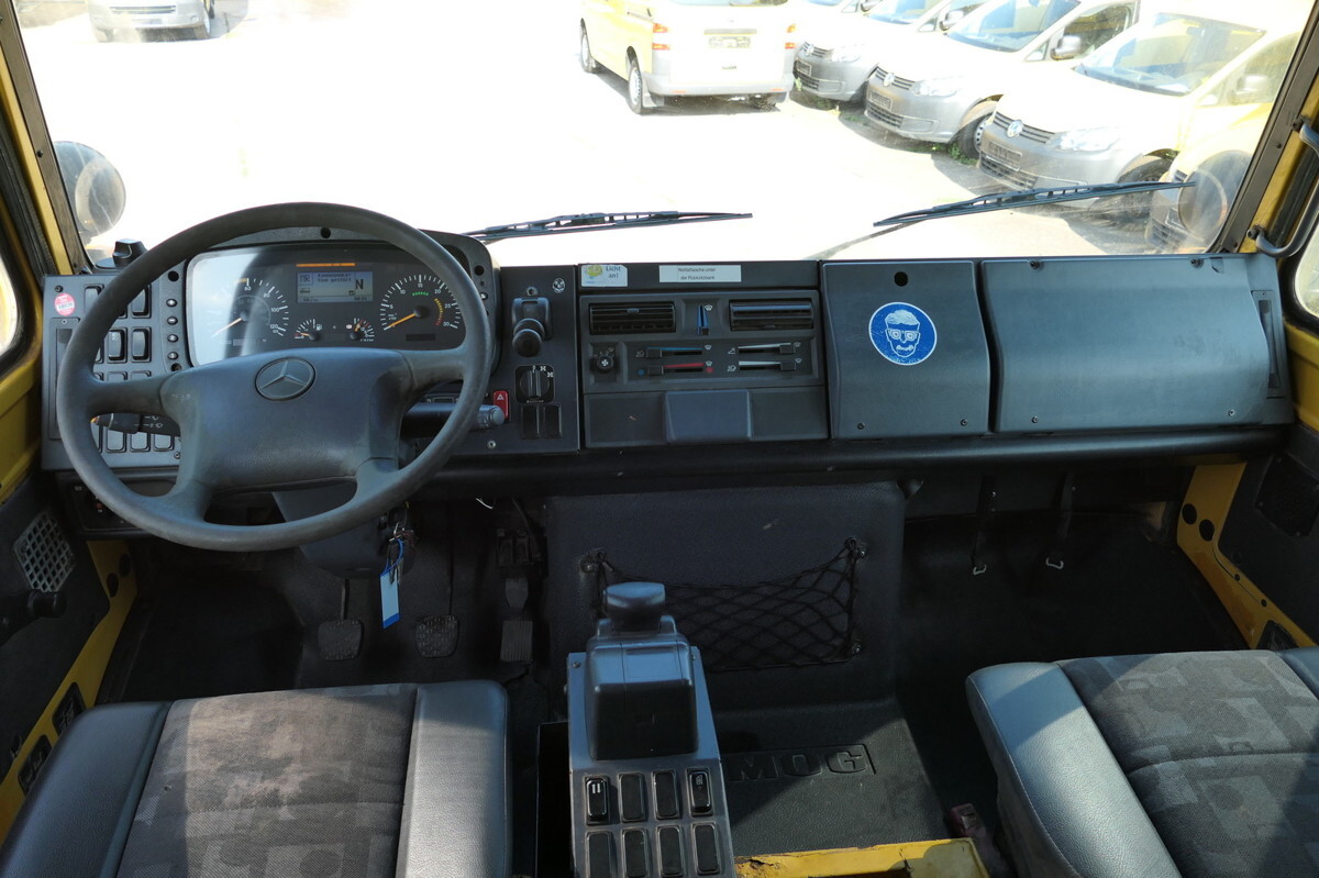 Interior photo 2: UNIMOG U4000 437/25 DoKa EURO-5 UNIMOG U4000 437/25 DoKa EURO-5