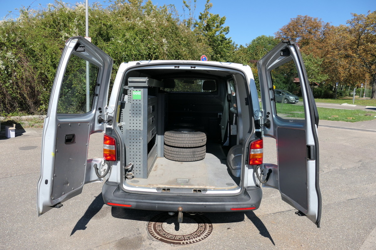 VW T5 Transporter 2.0 TDI 4Motion Flügeltür Klima A - فان المدمجة: صورة 1 VW T5 Transporter 2.0 TDI 4Motion Flügeltür Klima A - فان المدمجة: صورة 1