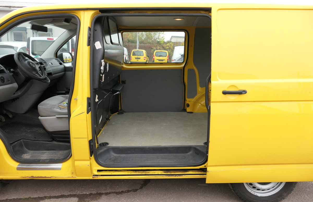 Interior photo 1: فان المدمجة VW T5 Transporter 2.0 TDI EURO-5 CoC PARKTRONIK