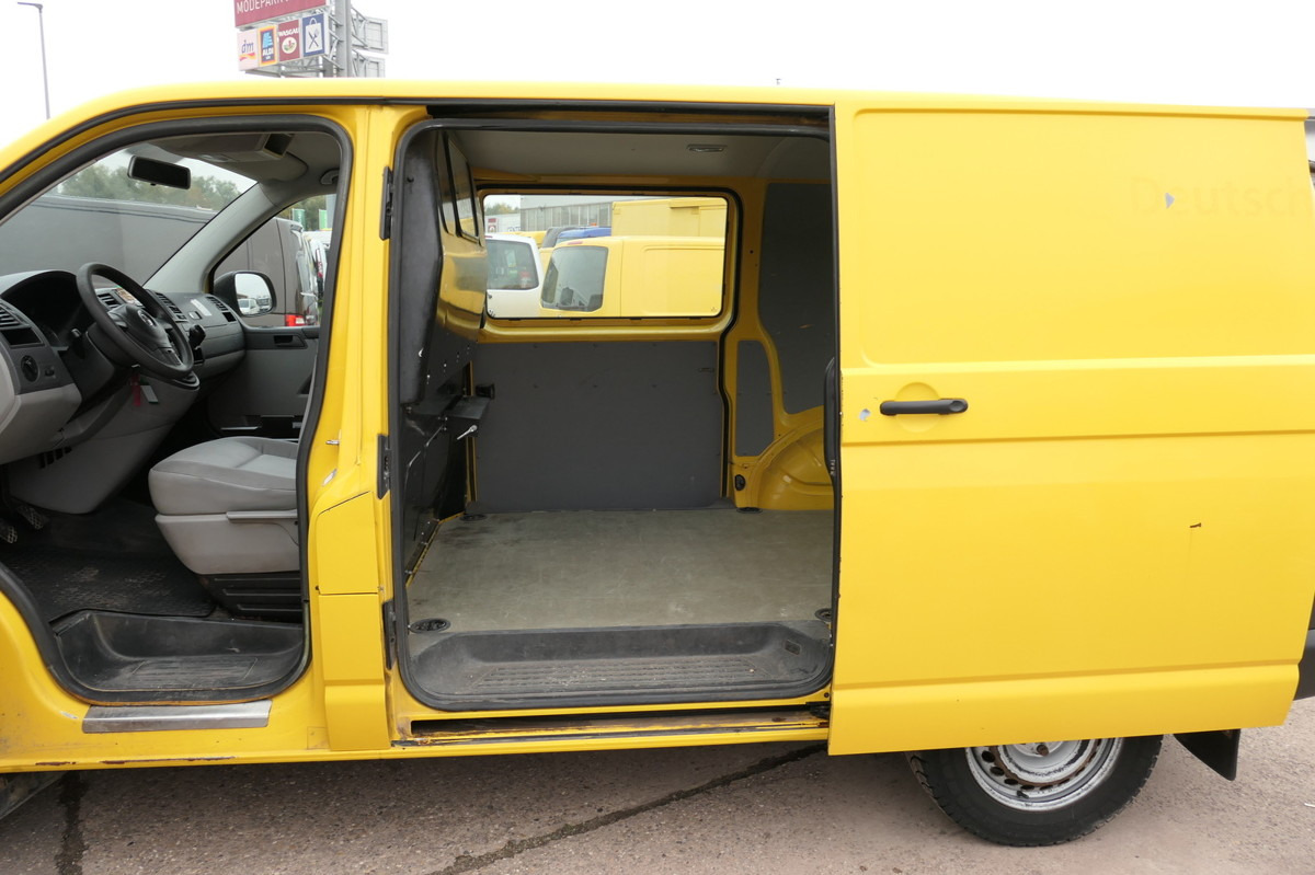 Interior photo 1: فان المدمجة VW T5 Transporter 2.0 TDI EURO-5 CoC PARKTRONIK