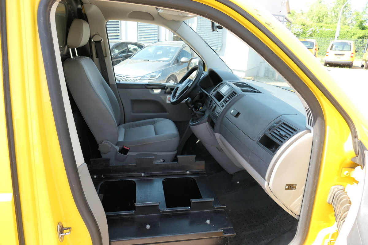 Interior photo 1: فان المدمجة VW T5 Transporter 2.0 TDI PARKTRONIK EURO-5 2xSCHIE