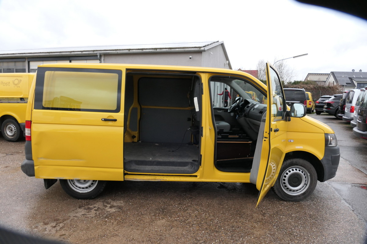 Interior photo 2: فان المدمجة VW T5 Transporter 2.0 TDI PARKTRONIK EURO-5 2xSCHIE