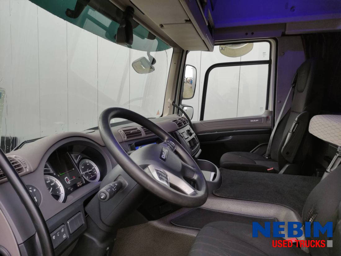 DAF CF 370 6x2 ADR/VLG - AT - 20" Twist locks - شاحنات الحاويات / جسم علوي قابل للتغيير شاحنة: صورة 5 DAF CF 370 6x2 ADR/VLG - AT - 20" Twist locks - شاحنات الحاويات / جسم علوي قابل للتغيير شاحنة: صورة 5