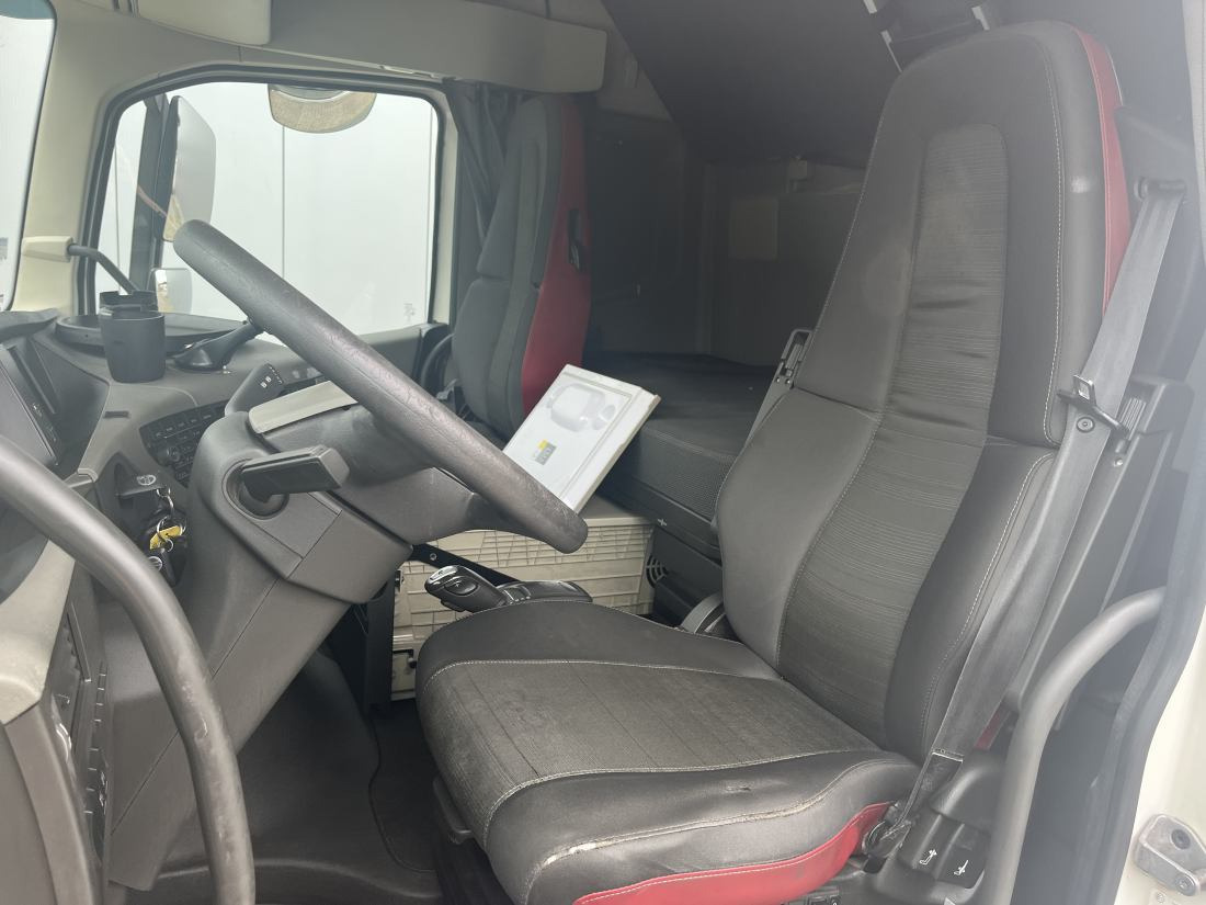 Volvo FH 460 4X2 Globetrotter - 604.000 Km. ADR - وحدة جر: صورة 3 Volvo FH 460 4X2 Globetrotter - 604.000 Km. ADR - وحدة جر: صورة 3