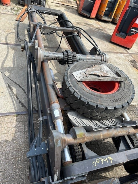 LINDE H80D-03/900 CABIN NO FORK CARIDGE NO FORKS - رافعة شوكية ديزل: صورة 4 LINDE H80D-03/900 CABIN NO FORK CARIDGE NO FORKS - رافعة شوكية ديزل: صورة 4