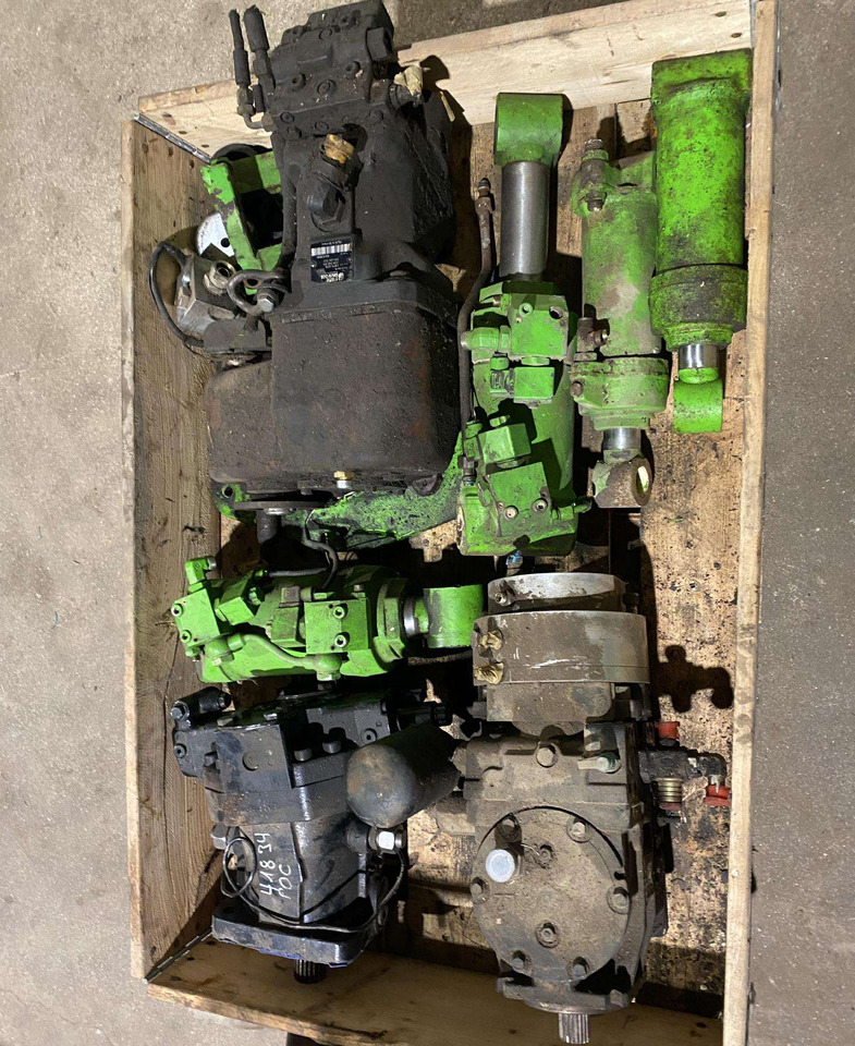 Merlo Merlo - غطاء محرك المركبة - الآلات الزراعية: صورة 2 Merlo Merlo - غطاء محرك المركبة - الآلات الزراعية: صورة 2