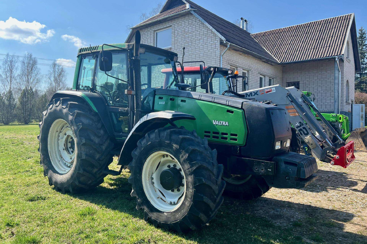 Valtra 8450 Mega - جرار: صورة 1 Valtra 8450 Mega - جرار: صورة 1