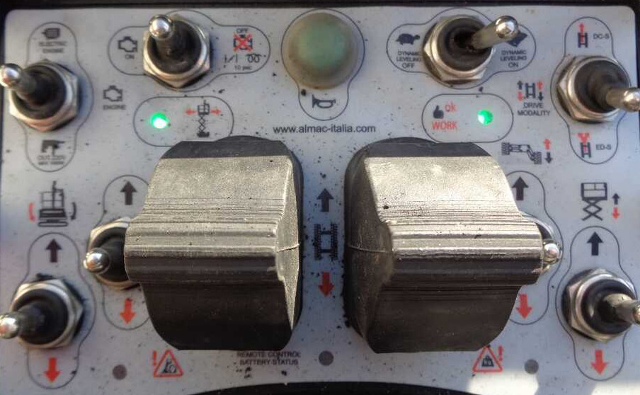 ALMAC BIBI 870 BL - رافعة هيدروليكية مقصية: صورة 4 ALMAC BIBI 870 BL - رافعة هيدروليكية مقصية: صورة 4