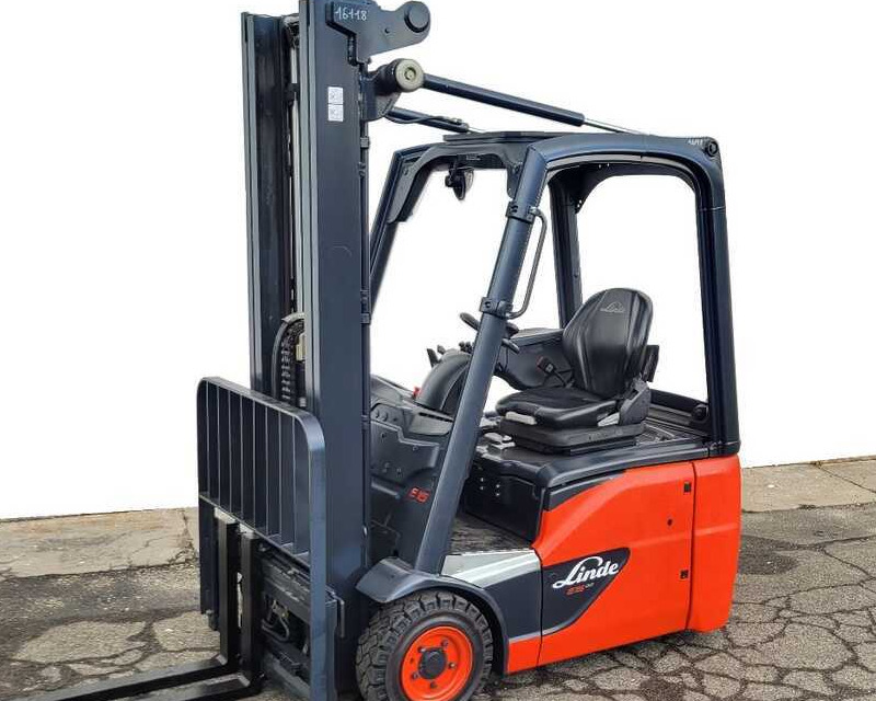 Linde E 15-02/386 (2500 ore) - رافعة شوكية كهربائية: صورة 1 Linde E 15-02/386 (2500 ore) - رافعة شوكية كهربائية: صورة 1
