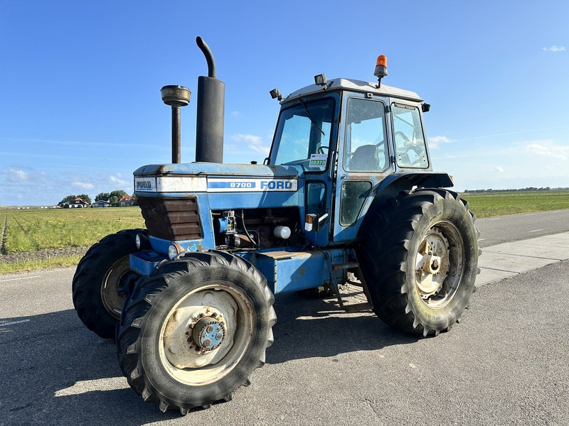 Ford 8700 - جرار: صورة 1 Ford 8700 - جرار: صورة 1