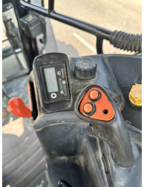 New Holland M135 - جرار: صورة 5 New Holland M135 - جرار: صورة 5