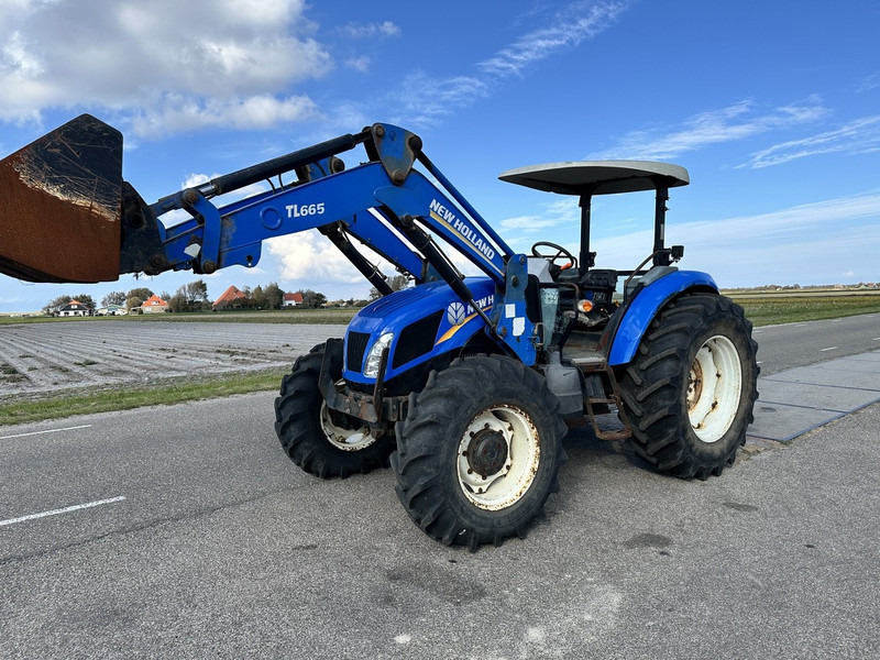 New Holland TD5.100 - جرار: صورة 1 New Holland TD5.100 - جرار: صورة 1