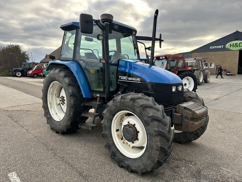 New Holland TS90 - جرار: صورة 3 New Holland TS90 - جرار: صورة 3