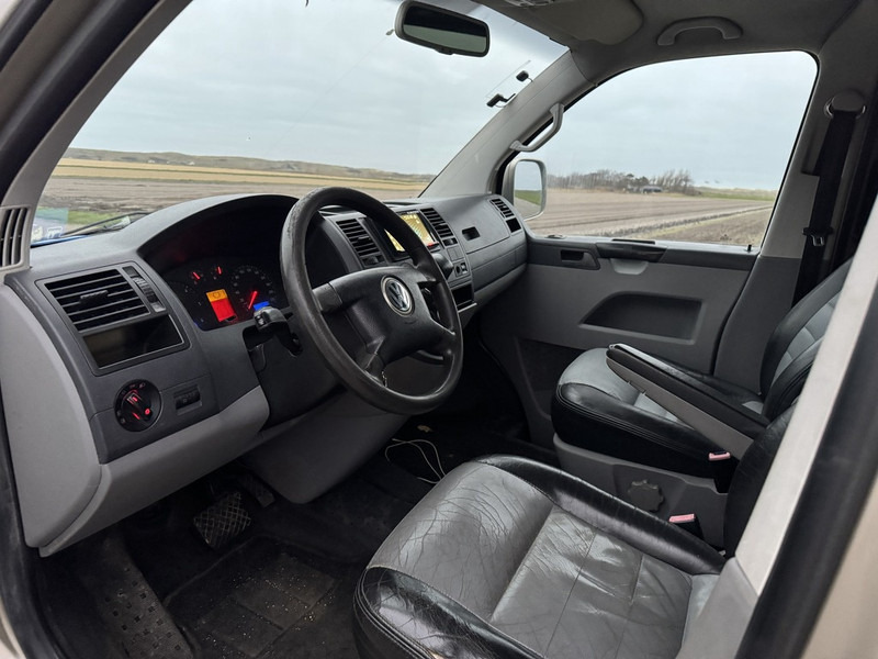 Volkswagen Transporter 2.5 TDI - فان: صورة 4 Volkswagen Transporter 2.5 TDI - فان: صورة 4