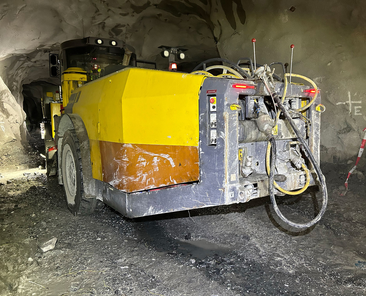 Atlas Copco Boltec E - آلة حفر موجهة: صورة 3 Atlas Copco Boltec E - آلة حفر موجهة: صورة 3