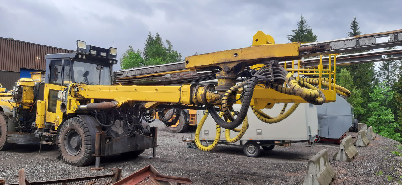 Atlas Copco E2C-C30 - آلة حفر موجهة: صورة 1 Atlas Copco E2C-C30 - آلة حفر موجهة: صورة 1