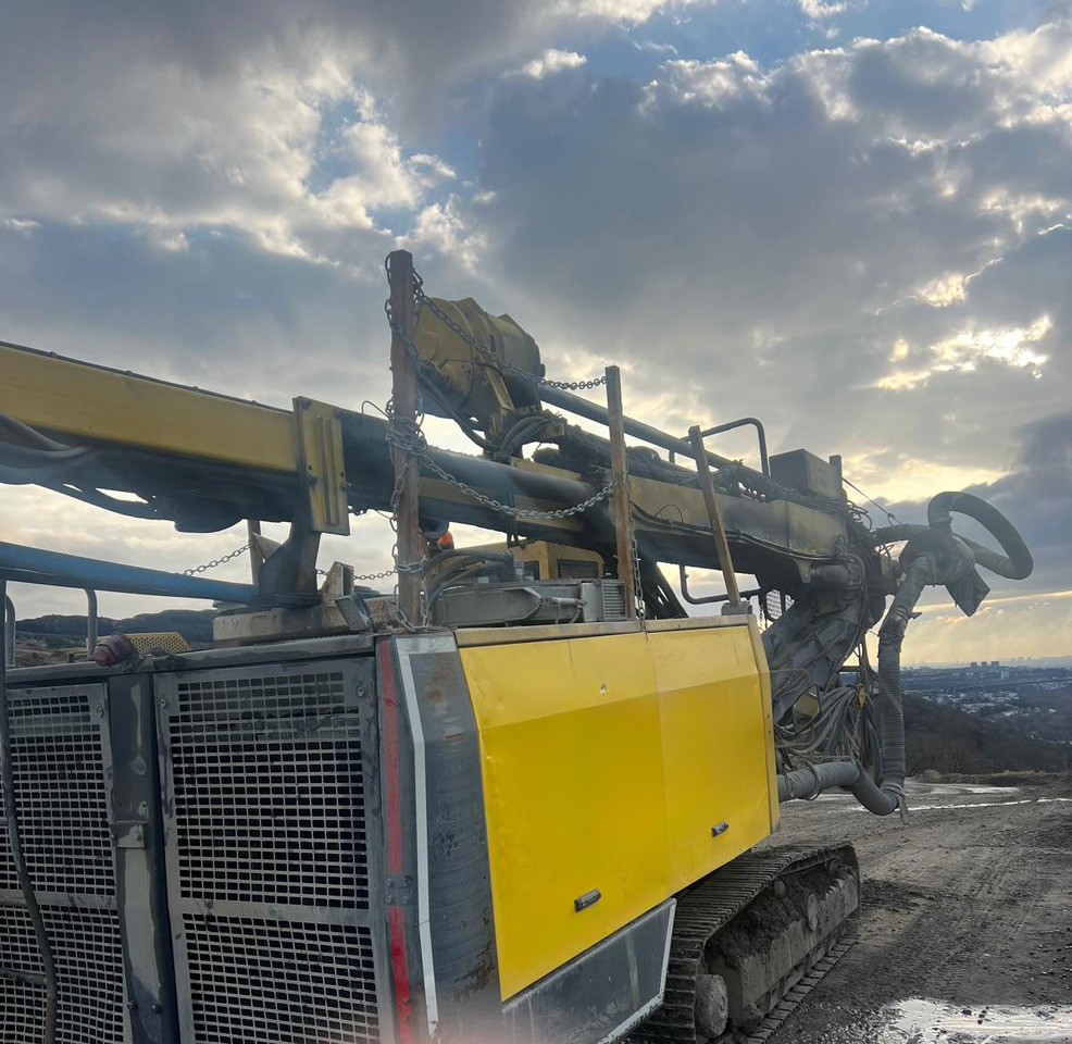 Atlas Copco ROC L8-44 - برج الحفر: صورة 3 Atlas Copco ROC L8-44 - برج الحفر: صورة 3