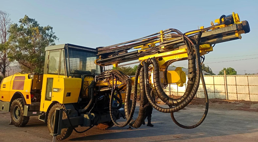 Atlas Copco Simba S7D - آلة التعدين: صورة 1 Atlas Copco Simba S7D - آلة التعدين: صورة 1