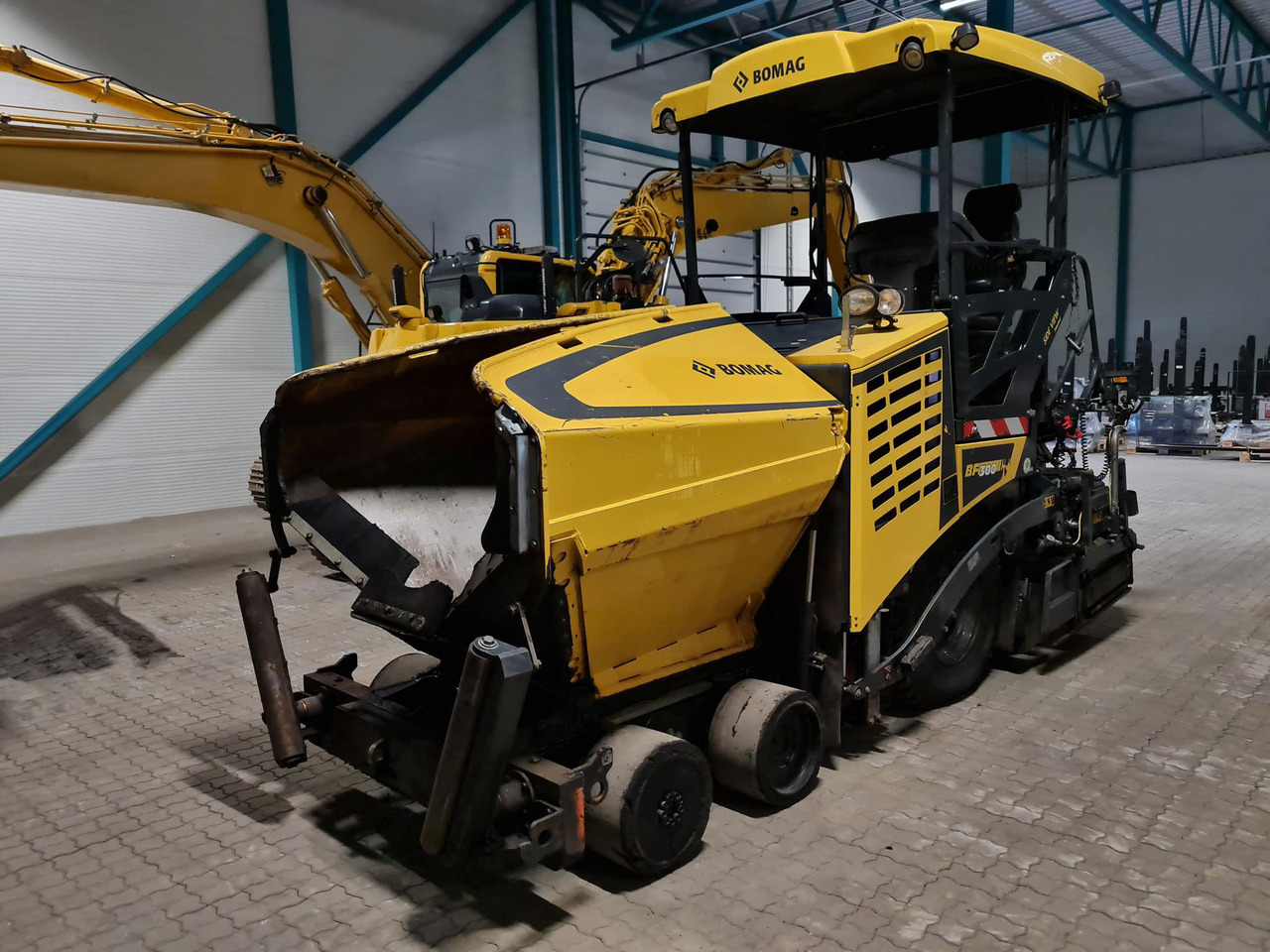 Bomag BF 300 P-2 - مدادة الأسفلت: صورة 2 Bomag BF 300 P-2 - مدادة الأسفلت: صورة 2