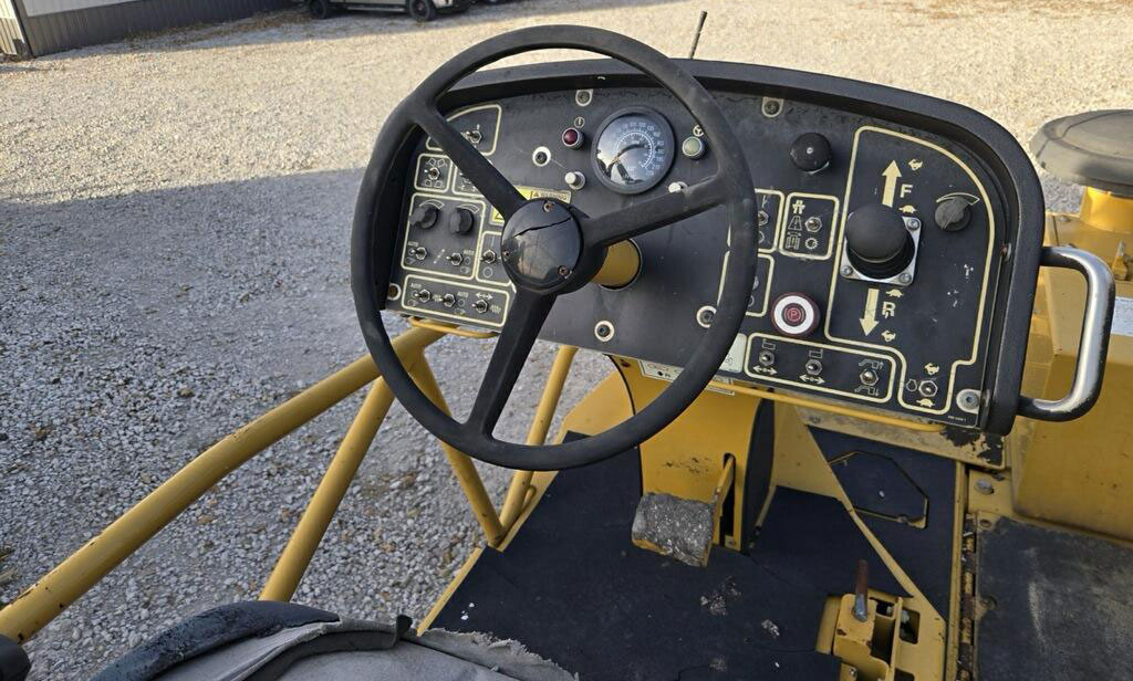 Caterpillar AP1055D - مدادة الأسفلت: صورة 5 Caterpillar AP1055D - مدادة الأسفلت: صورة 5