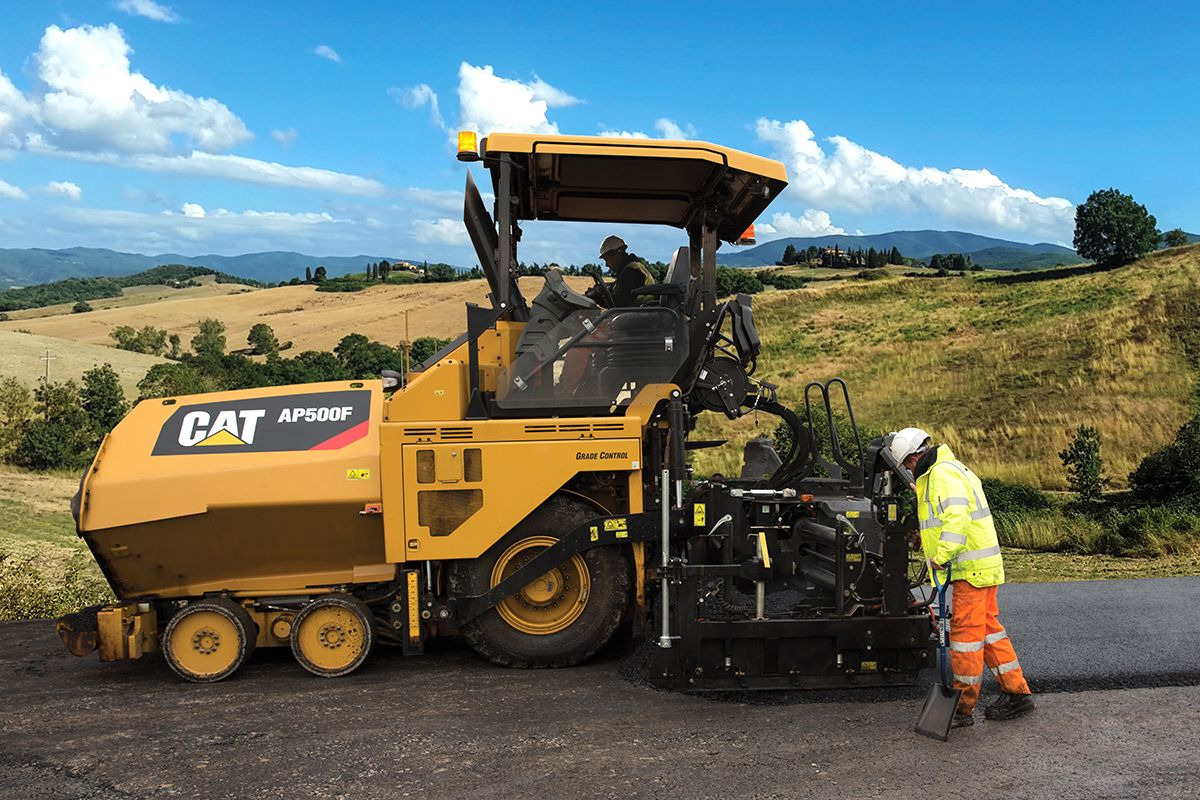 Caterpillar AP500F - مدادة الأسفلت: صورة 2 Caterpillar AP500F - مدادة الأسفلت: صورة 2