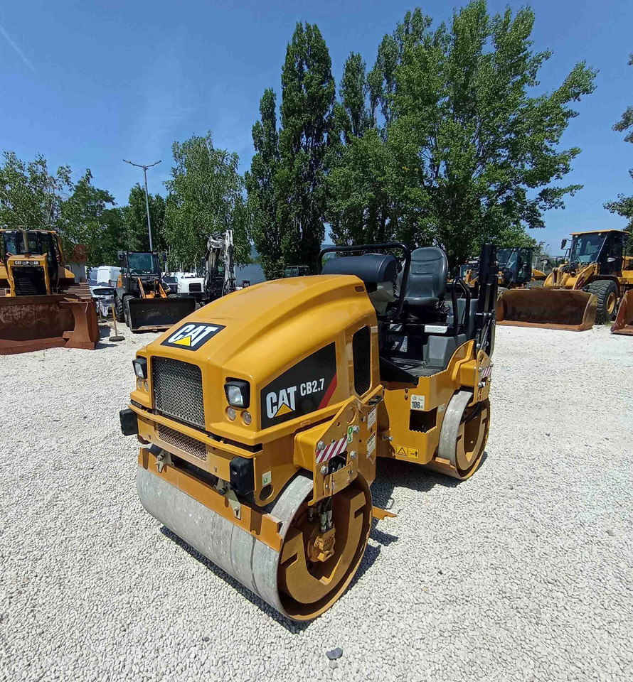 Caterpillar CB2.7 - مدحلة: صورة 1 Caterpillar CB2.7 - مدحلة: صورة 1