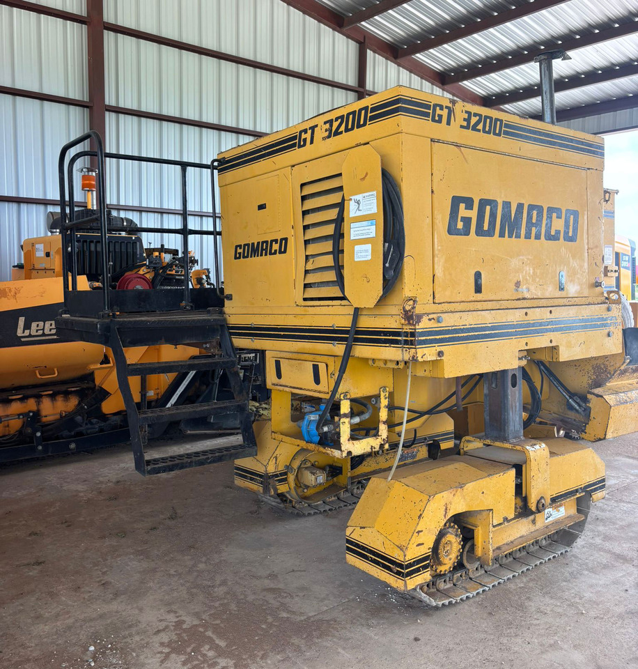 Gomaco GT-3200 - مدادة الأسفلت: صورة 2 Gomaco GT-3200 - مدادة الأسفلت: صورة 2