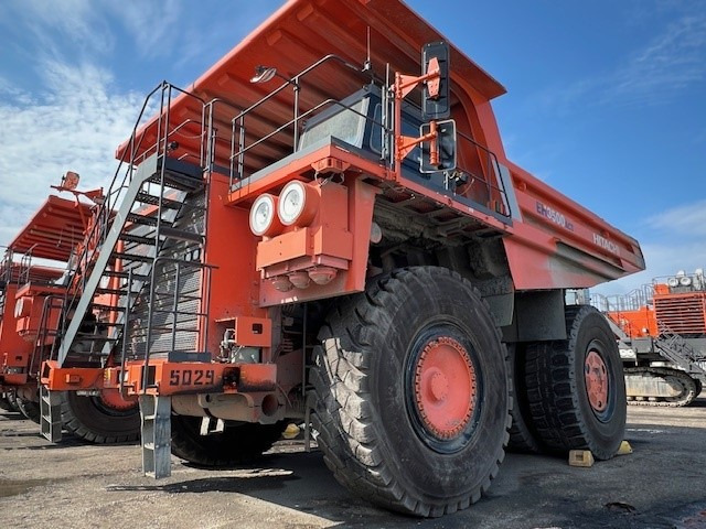 Hitachi EH3500ACII - شاحنة التعدين: صورة 2 Hitachi EH3500ACII - شاحنة التعدين: صورة 2